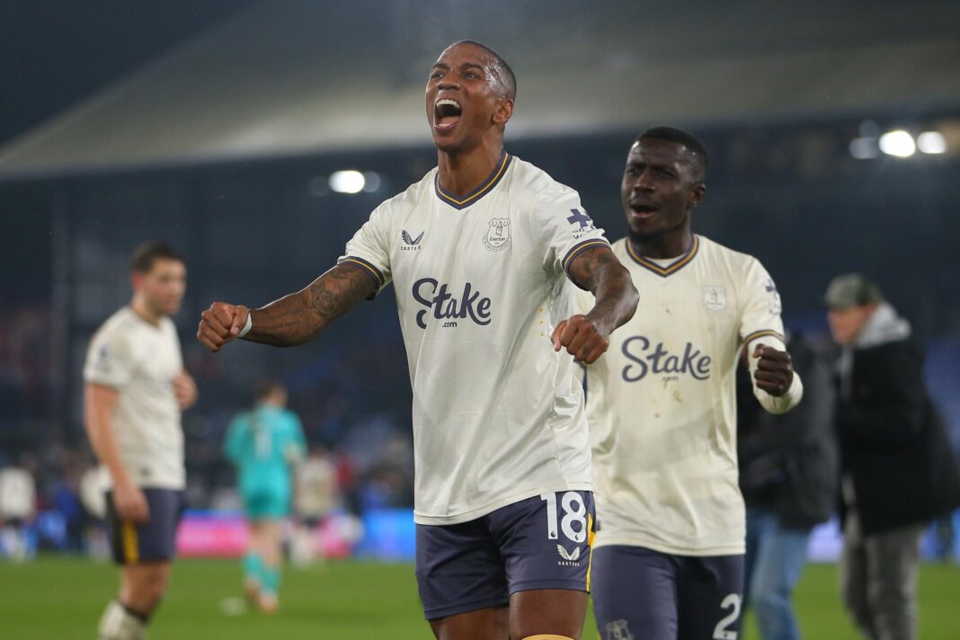 Transfert : Ashley Young rejoint Ipswich et s’apprête à explorer le Championship !