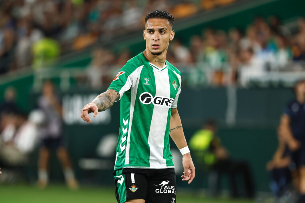 Ligue Europa : Antony offre la victoire au Betis, tandis que Feyenoord et Fenerbahçe subissent des défaites !