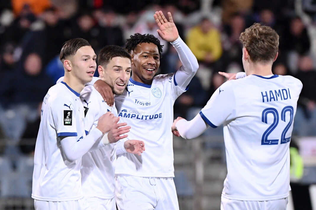 Ligue 2 : Troyes (Estac) triomphe dans un match palpitant contre Boulogne (USBCO) !