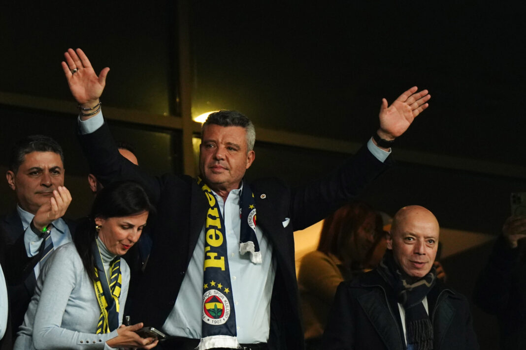 Arrêté par la police turque, le président de Fenerbahçe dément avoir consommé de la cocaïne