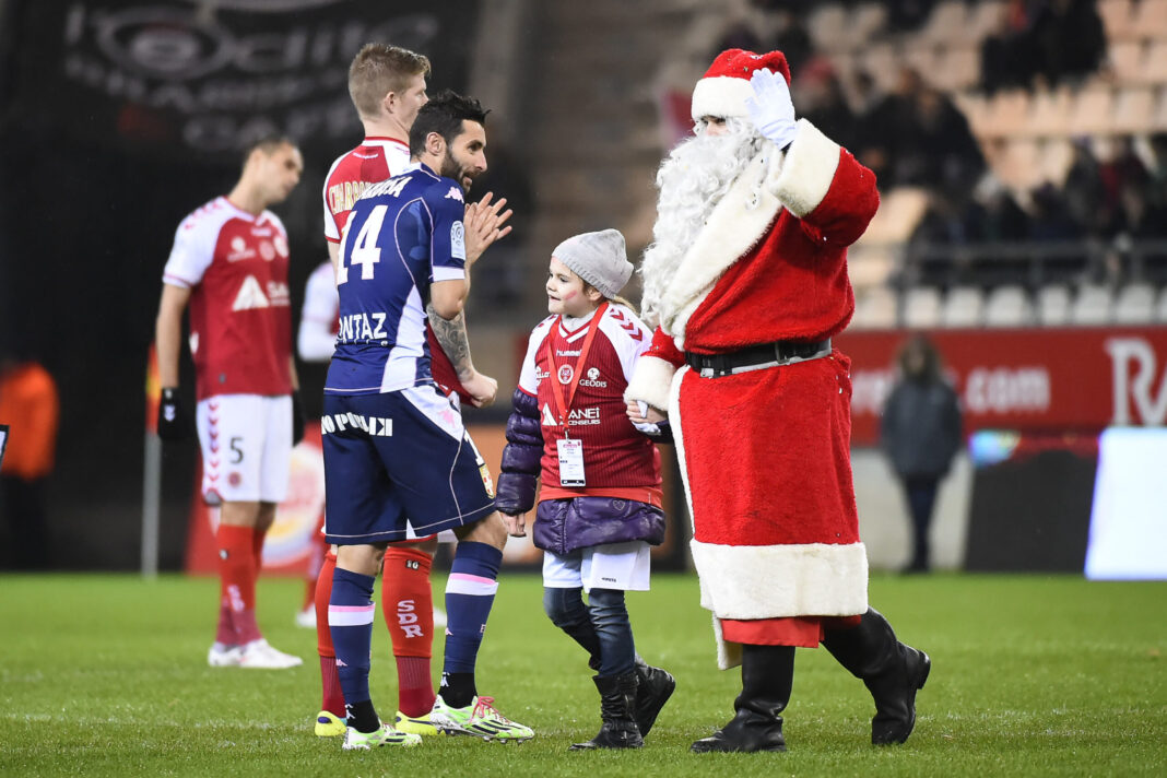 Noël 2025 : notre guide pour vous sortir des discussions foot lourdingues des repas de famille