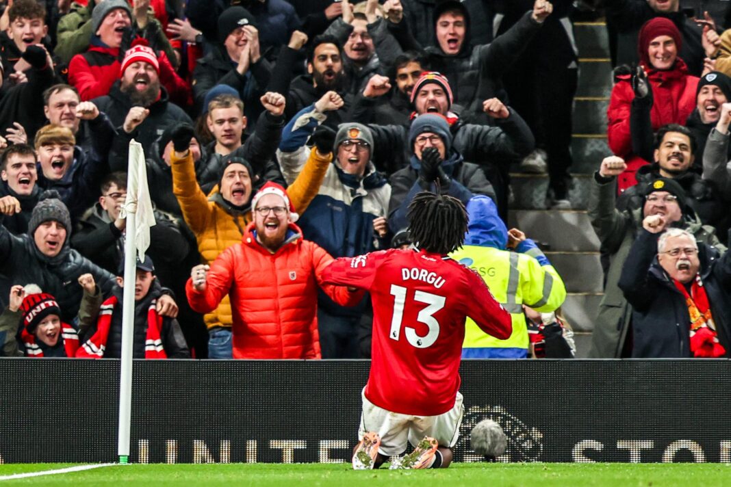 Manchester United écrase Newcastle grâce à Patrick Dorgu en Premier League !