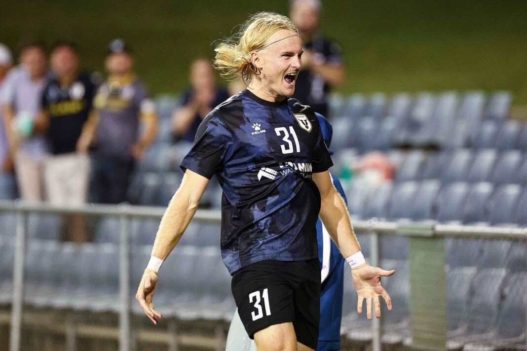 Réveillon du Nouvel An : Lee Ri-song ouvre le bal avec le premier but de 2026, tandis que Lachlan Rose décroche le prestigieux soulier d’or !