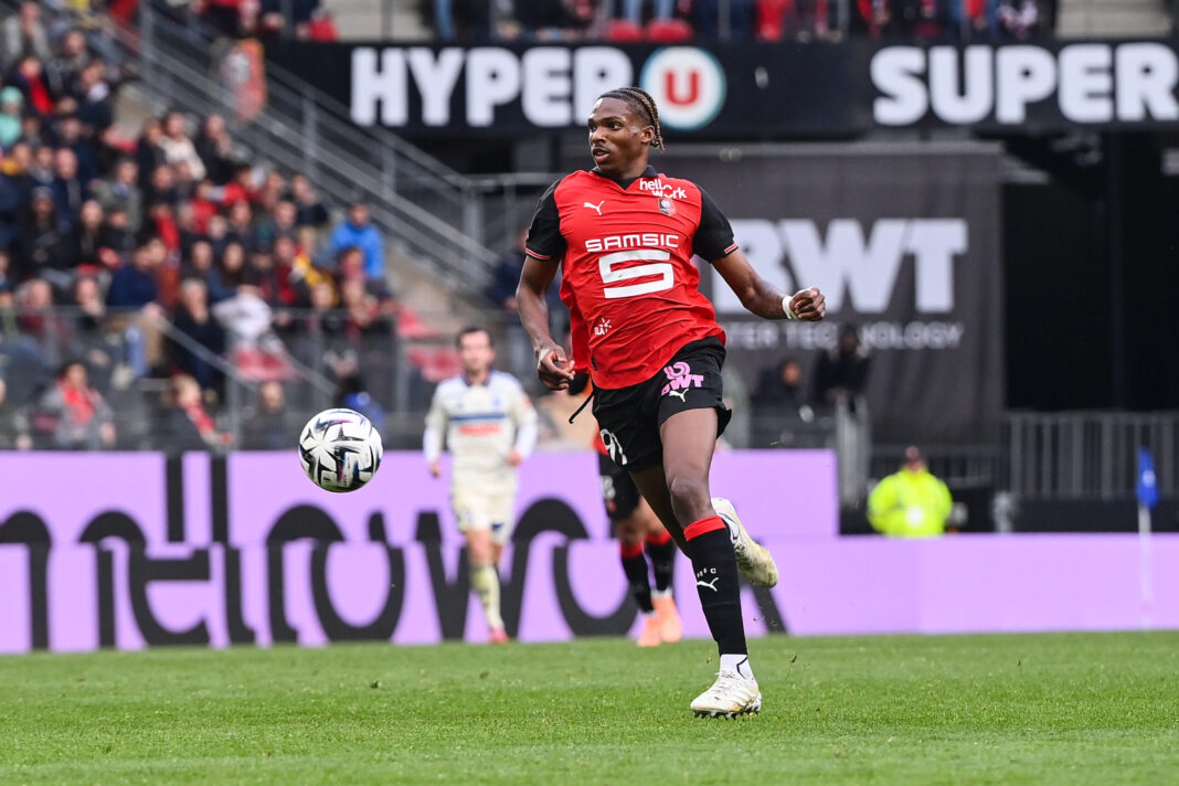 Mercato : Jérémy Jacquet dans le viseur de Chelsea et Manchester City, le dilemme du Stade rennais et du foot français